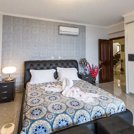 Imagine Renting Your Own 5-star Private Cyprus On The Beach, Paphos 1410 فيلة *