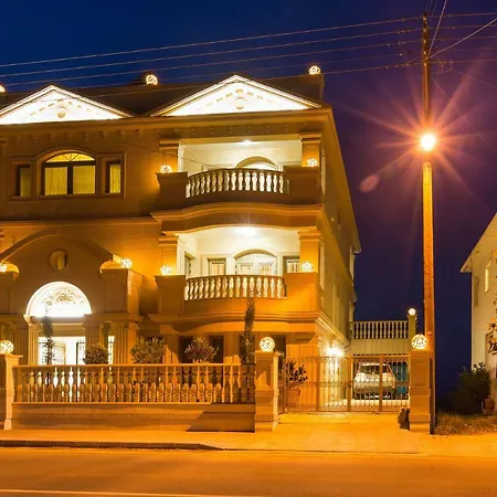 Imagine Renting Your Own 5-star Private Cyprus On The Beach, Paphos 1410 فيلة Kato Yialia