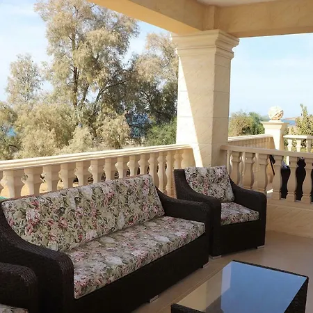 Imagine Renting Your Own 5-star Private Cyprus On The Beach, Paphos 1410 فيلة *